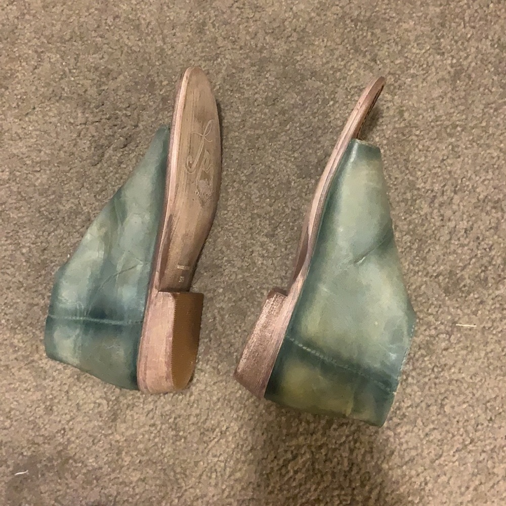 Sandals - Picture 2 of 5